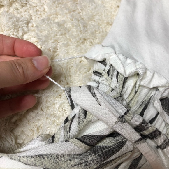 Sage leaf pattern romper - Picture 7 of 16